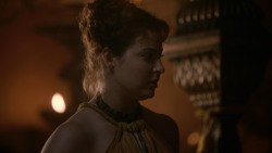 extant_GameOfThrones_2x04-GardenOfBones_1320