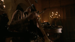 extant_GameOfThrones_2x04-GardenOfBones_1325