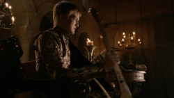 extant_GameOfThrones_2x04-GardenOfBones_1331