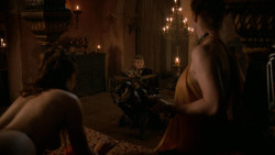 extant_GameOfThrones_2x04-GardenOfBones_1339