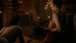 extant_GameOfThrones_2x04-GardenOfBones_1342