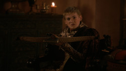 extant_GameOfThrones_2x04-GardenOfBones_1345