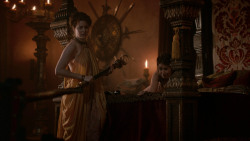 extant_GameOfThrones_2x04-GardenOfBones_1353