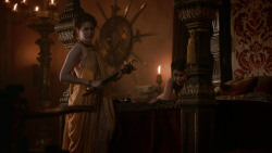extant_GameOfThrones_2x04-GardenOfBones_1355