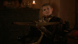 extant_GameOfThrones_2x04-GardenOfBones_1358