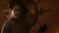 extant_GameOfThrones_2x04-GardenOfBones_1363