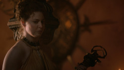 extant_GameOfThrones_2x04-GardenOfBones_1364