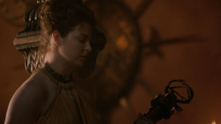 extant_GameOfThrones_2x04-GardenOfBones_1367