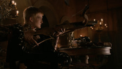 extant_GameOfThrones_2x04-GardenOfBones_1375
