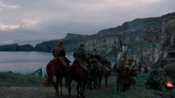 extant_GameOfThrones_2x04-GardenOfBones_1399
