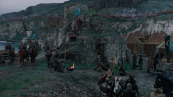 extant_GameOfThrones_2x04-GardenOfBones_1407