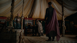 extant_GameOfThrones_2x04-GardenOfBones_1454