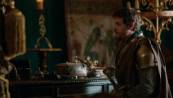 extant_GameOfThrones_2x04-GardenOfBones_1468