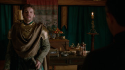extant_GameOfThrones_2x04-GardenOfBones_1482