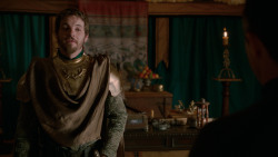 extant_GameOfThrones_2x04-GardenOfBones_1484
