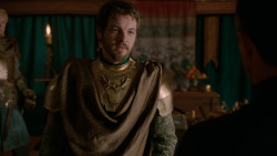extant_GameOfThrones_2x04-GardenOfBones_1487