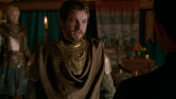 extant_GameOfThrones_2x04-GardenOfBones_1488