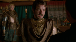 extant_GameOfThrones_2x04-GardenOfBones_1490