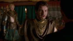 extant_GameOfThrones_2x04-GardenOfBones_1491