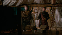 extant_GameOfThrones_2x04-GardenOfBones_1512
