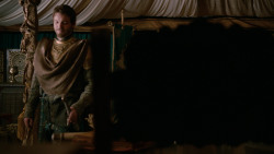 extant_GameOfThrones_2x04-GardenOfBones_1515