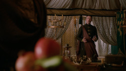 extant_GameOfThrones_2x04-GardenOfBones_1522