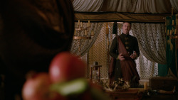 extant_GameOfThrones_2x04-GardenOfBones_1523