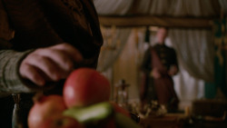 extant_GameOfThrones_2x04-GardenOfBones_1524