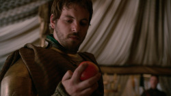 extant_GameOfThrones_2x04-GardenOfBones_1529