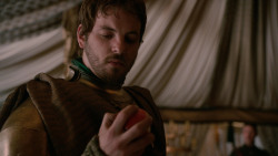 extant_GameOfThrones_2x04-GardenOfBones_1531
