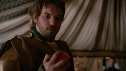 extant_GameOfThrones_2x04-GardenOfBones_1535