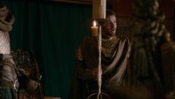 extant_GameOfThrones_2x04-GardenOfBones_1544