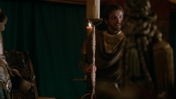 extant_GameOfThrones_2x04-GardenOfBones_1545