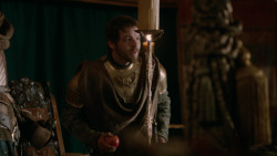 extant_GameOfThrones_2x04-GardenOfBones_1547