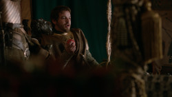 extant_GameOfThrones_2x04-GardenOfBones_1555