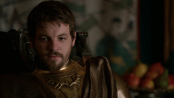 extant_GameOfThrones_2x04-GardenOfBones_1589