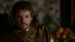 extant_GameOfThrones_2x04-GardenOfBones_1597