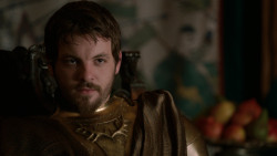 extant_GameOfThrones_2x04-GardenOfBones_1604