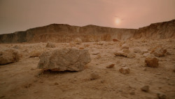 extant_GameOfThrones_2x04-GardenOfBones_1826
