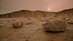 extant_GameOfThrones_2x04-GardenOfBones_1830