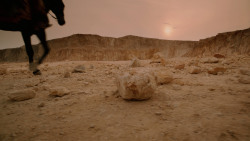 extant_GameOfThrones_2x04-GardenOfBones_1834
