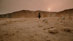 extant_GameOfThrones_2x04-GardenOfBones_1842