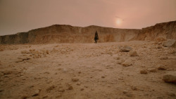 extant_GameOfThrones_2x04-GardenOfBones_1846