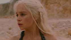 extant_GameOfThrones_2x04-GardenOfBones_1851