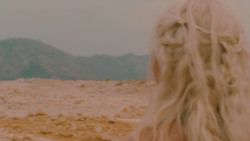 extant_GameOfThrones_2x04-GardenOfBones_1861