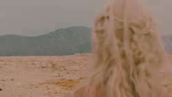 extant_GameOfThrones_2x04-GardenOfBones_1863