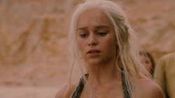 extant_GameOfThrones_2x04-GardenOfBones_1868