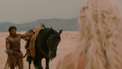 extant_GameOfThrones_2x04-GardenOfBones_1873