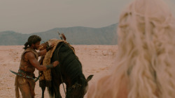 extant_GameOfThrones_2x04-GardenOfBones_1875
