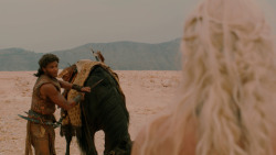 extant_GameOfThrones_2x04-GardenOfBones_1876